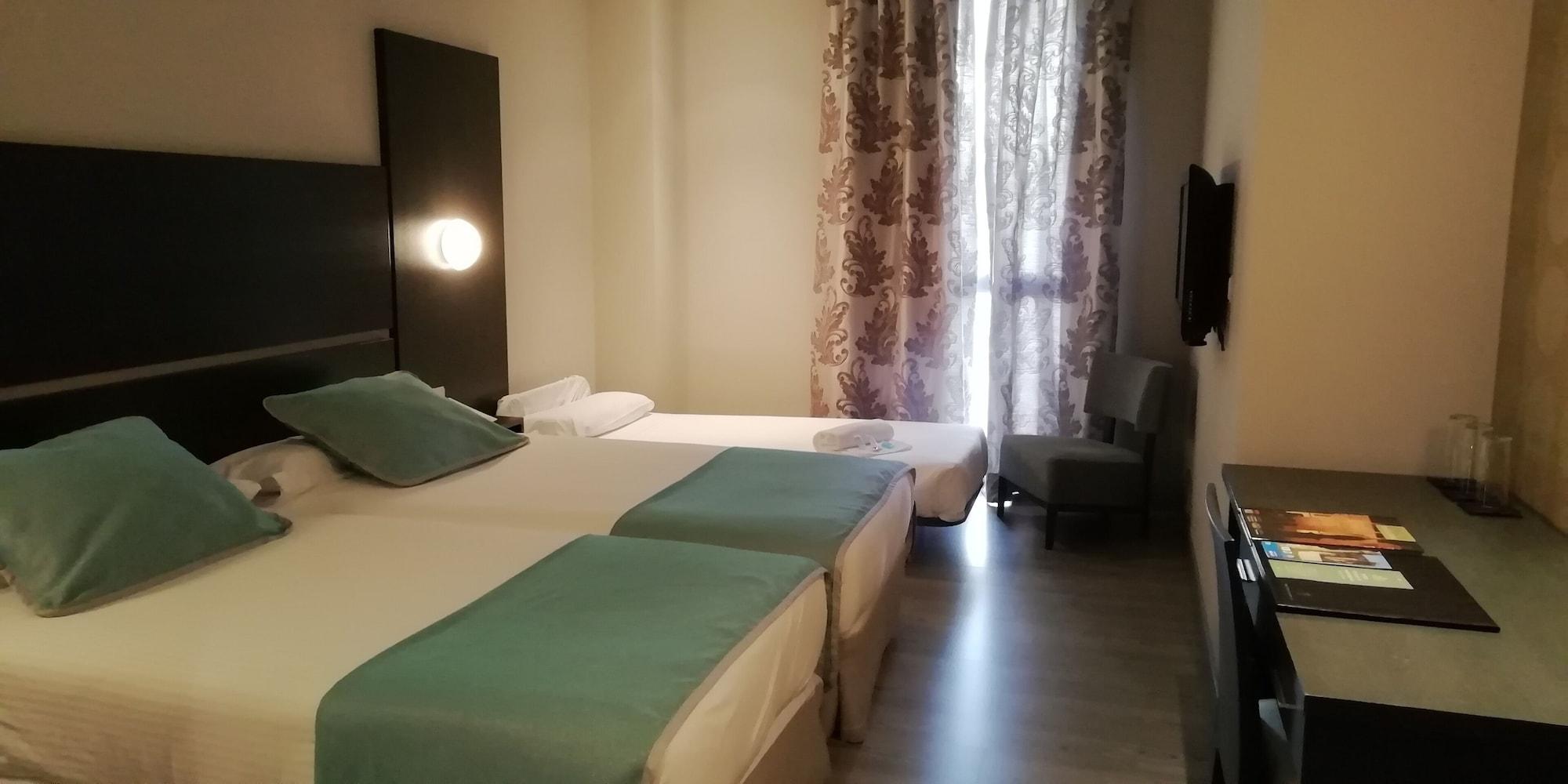 Hotel Ciudad De Ponferrada, Ascend Hotel Collection 外观 照片