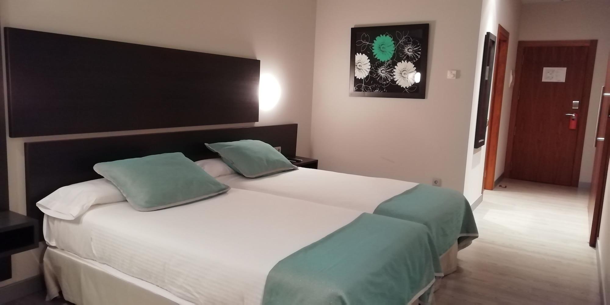 Hotel Ciudad De Ponferrada, Ascend Hotel Collection 外观 照片