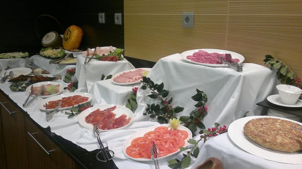 Hotel Ciudad De Ponferrada, Ascend Hotel Collection 外观 照片
