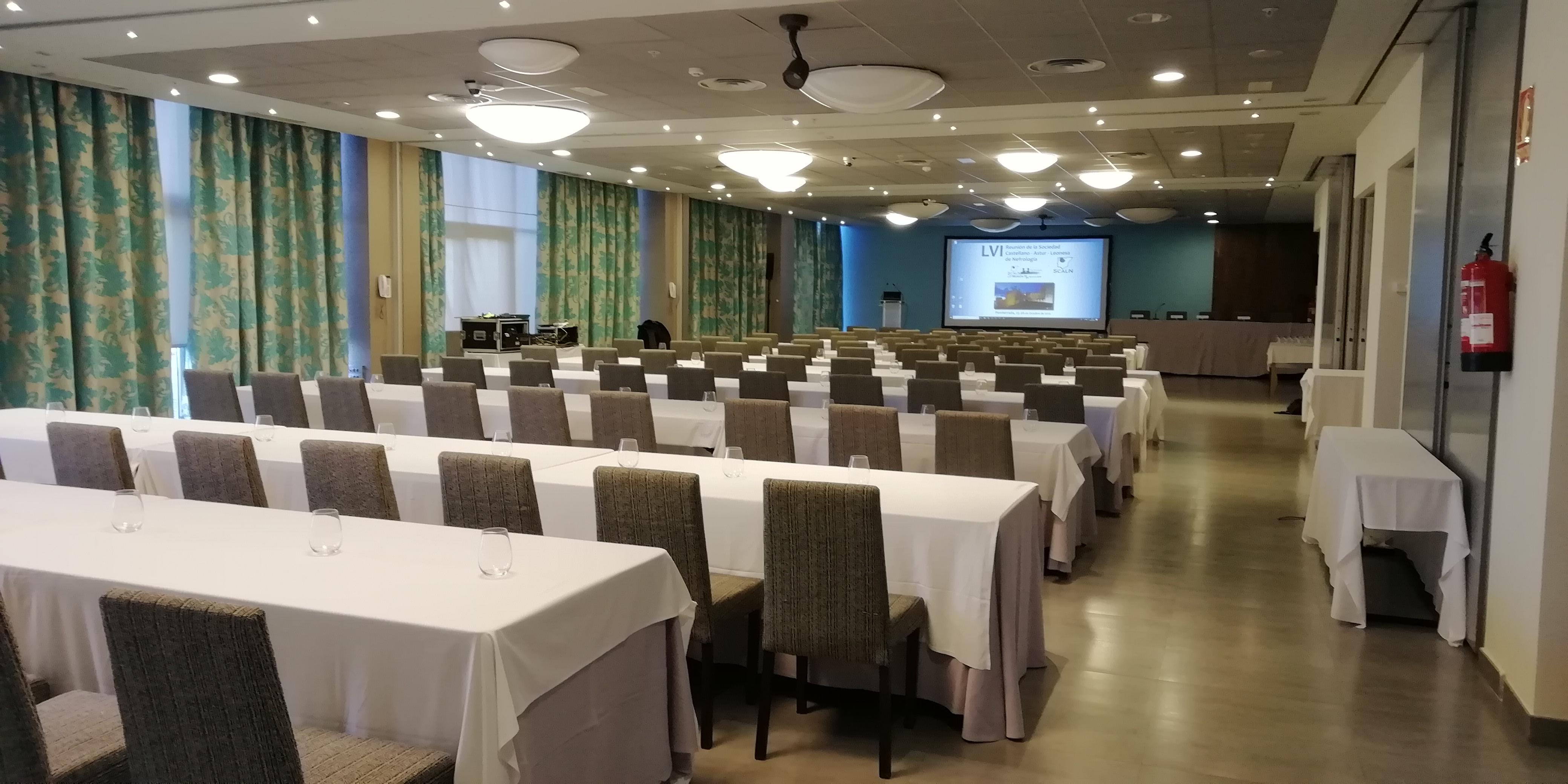 Hotel Ciudad De Ponferrada, Ascend Hotel Collection 外观 照片