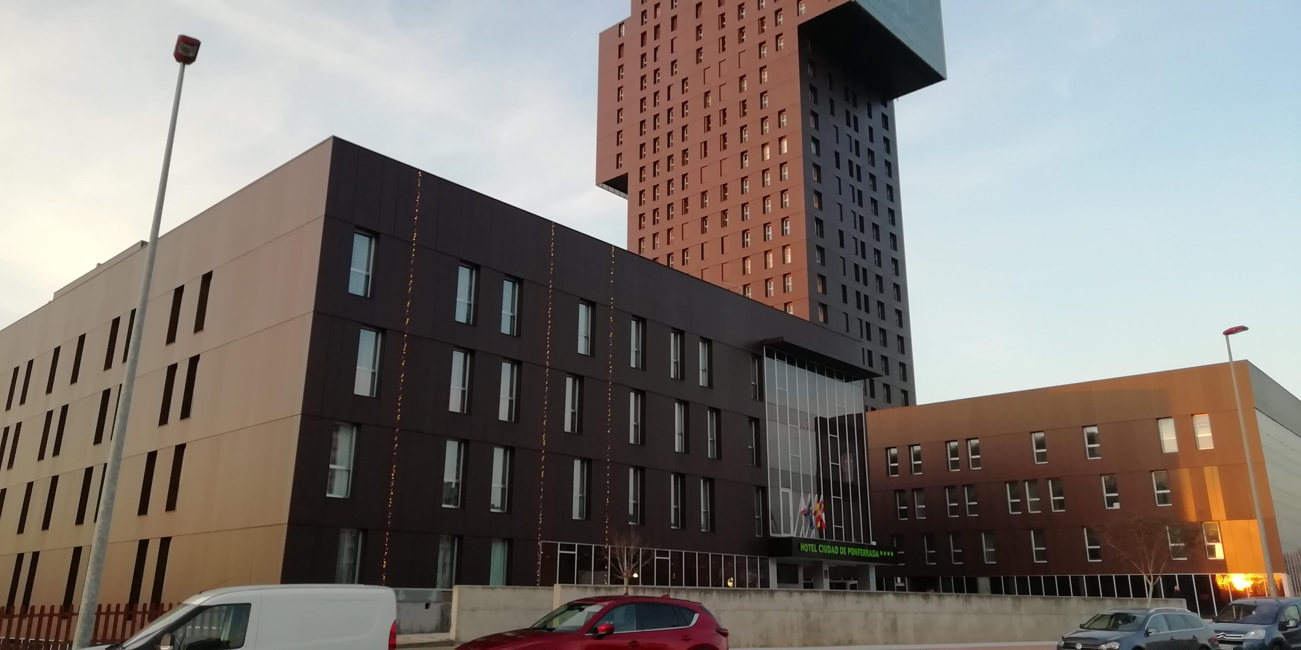 Hotel Ciudad De Ponferrada, Ascend Hotel Collection 外观 照片