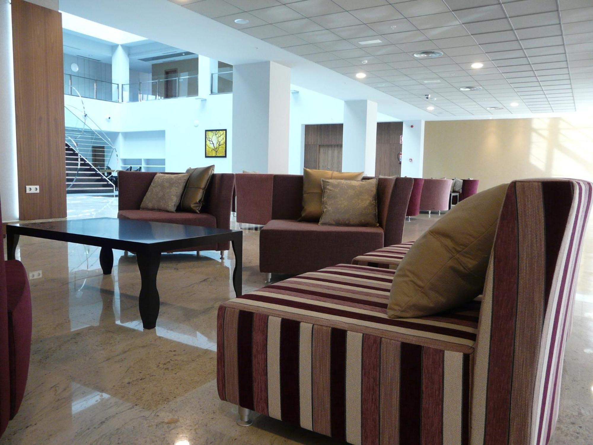 Hotel Ciudad De Ponferrada, Ascend Hotel Collection 外观 照片