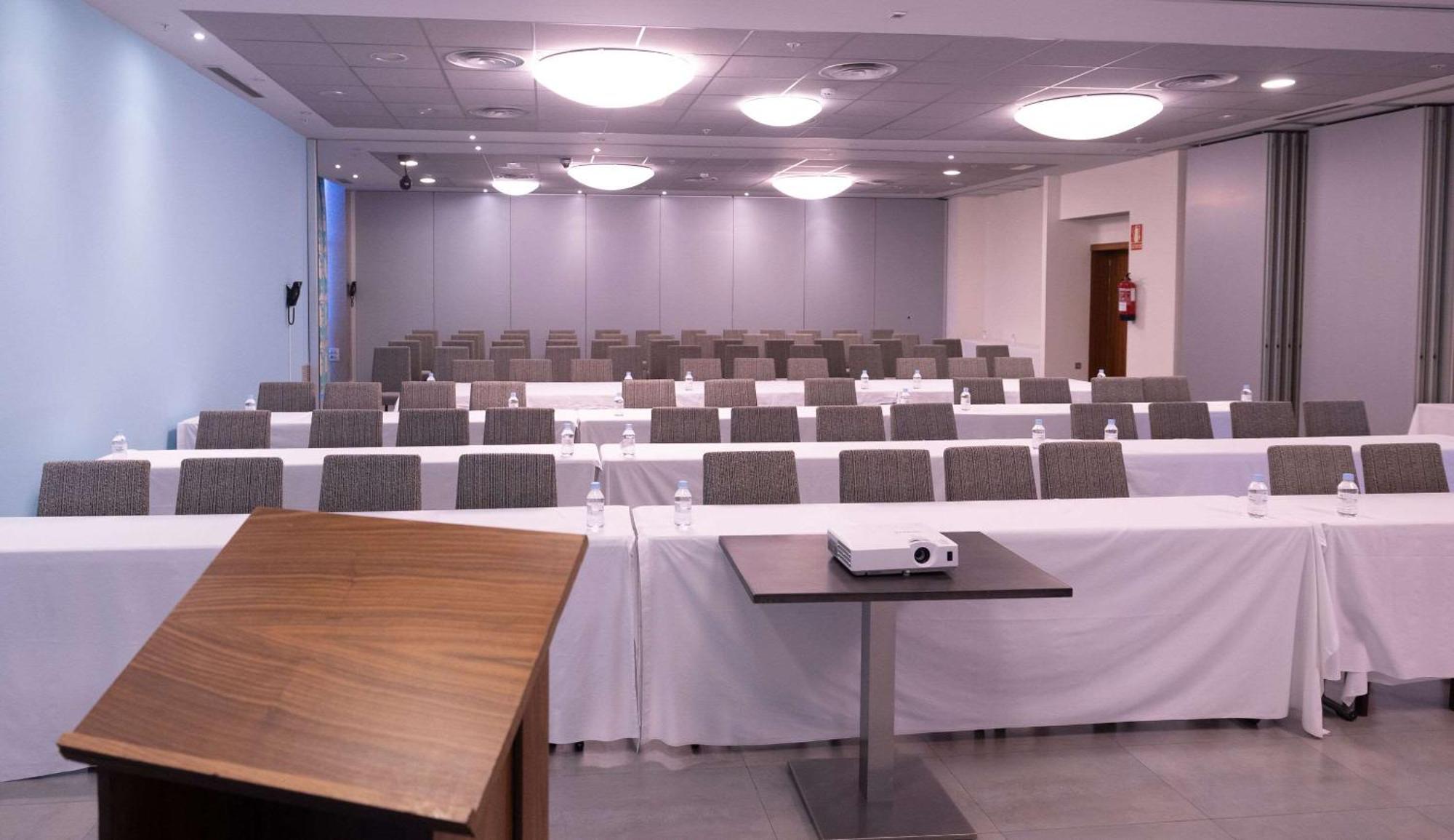 Hotel Ciudad De Ponferrada, Ascend Hotel Collection 外观 照片