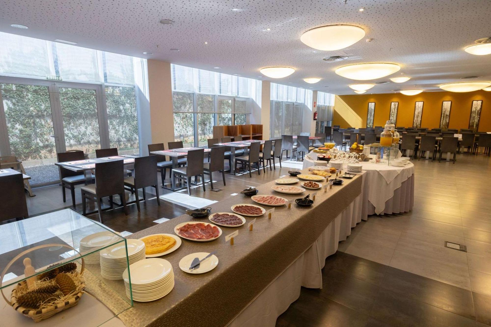 Hotel Ciudad De Ponferrada, Ascend Hotel Collection 外观 照片