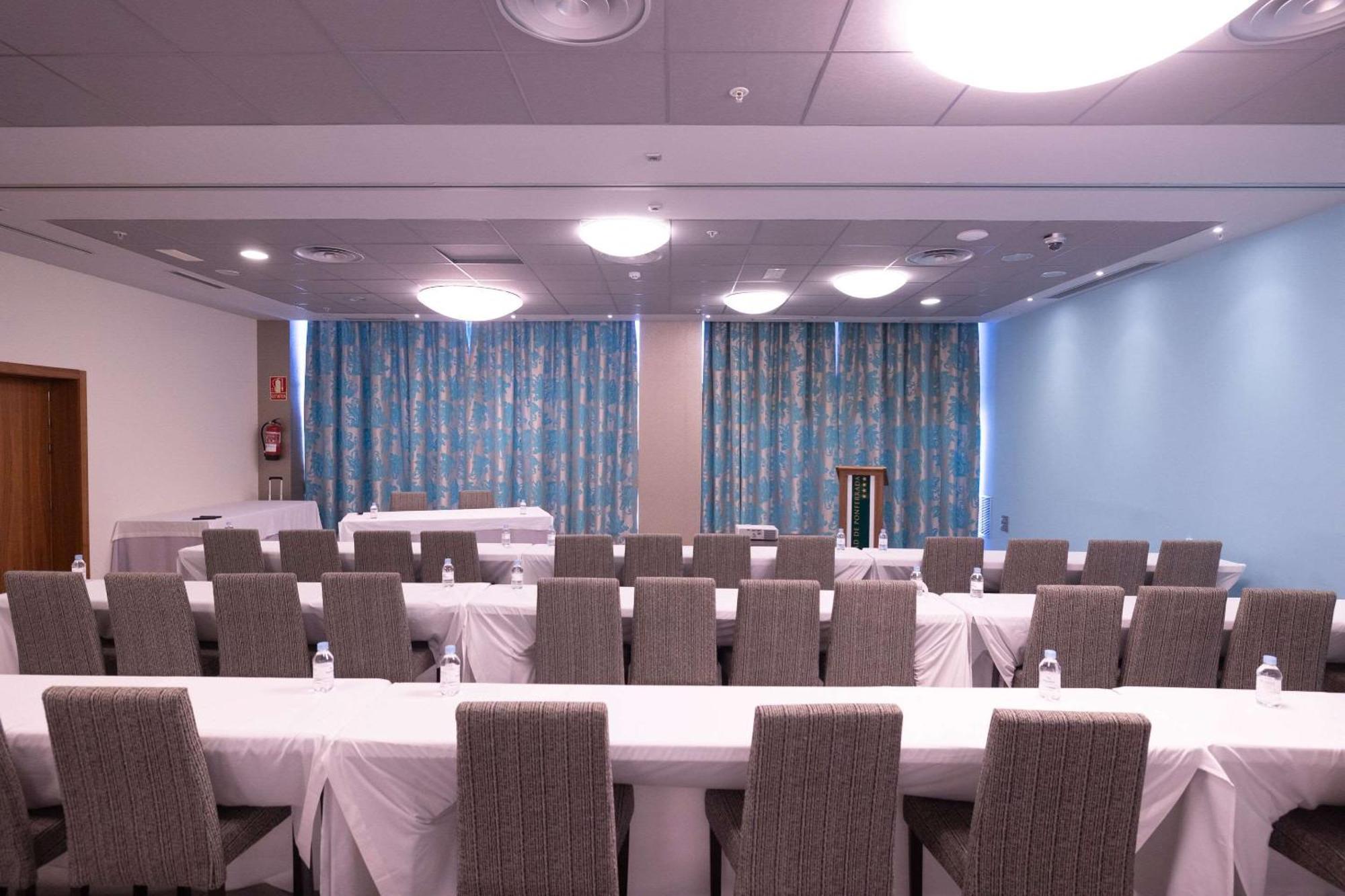 Hotel Ciudad De Ponferrada, Ascend Hotel Collection 外观 照片